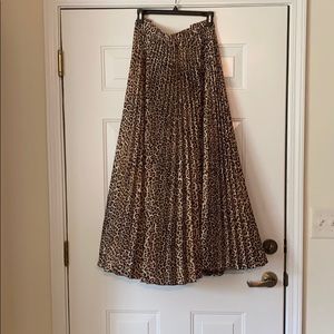 Chico’s Leopard Pleated Maxi Skirt  Size XL “NWT”